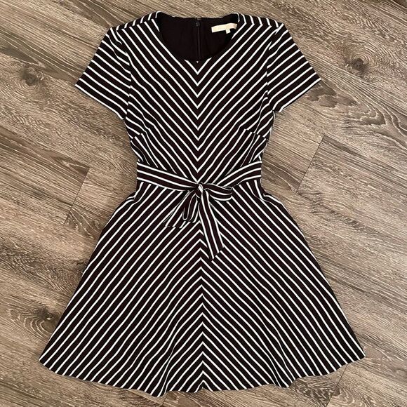Hutch Avery Shortsleeve Tie Front Knit Dress - Picture 1 of 7